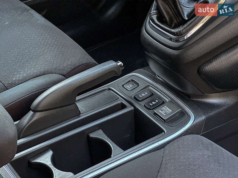 Внедорожник / Кроссовер Honda CR-V 2015 в Бродах