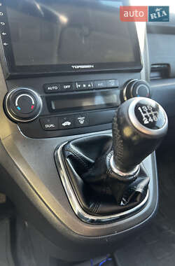 Внедорожник / Кроссовер Honda CR-V 2010 в 