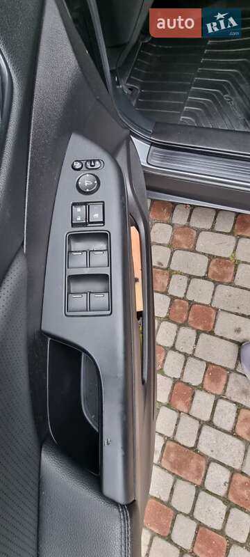 Внедорожник / Кроссовер Honda CR-V 2015 в Дрогобыче