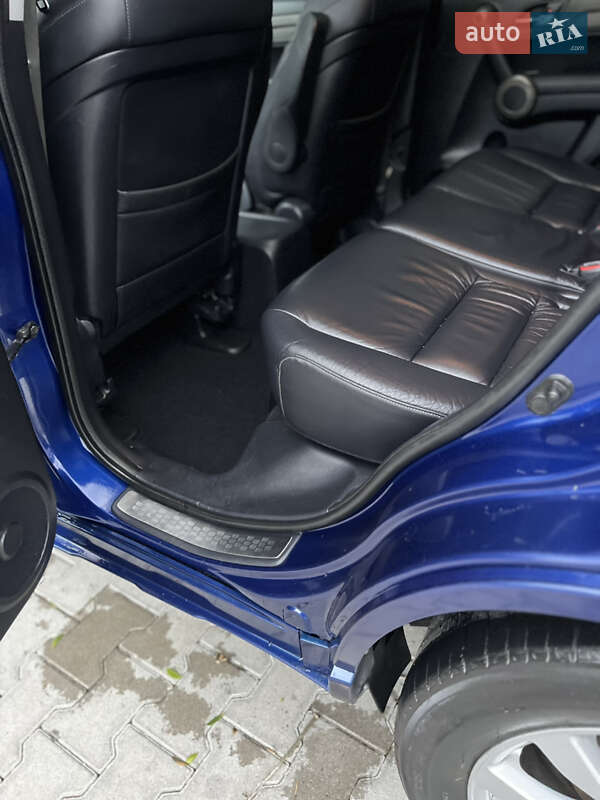 Внедорожник / Кроссовер Honda CR-V 2010 в Черновцах