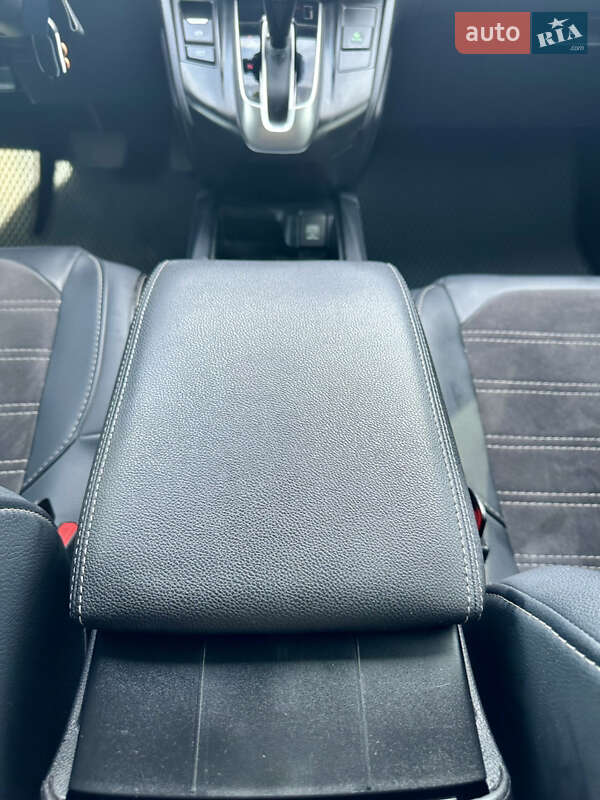 Внедорожник / Кроссовер Honda CR-V 2018 в Полтаве