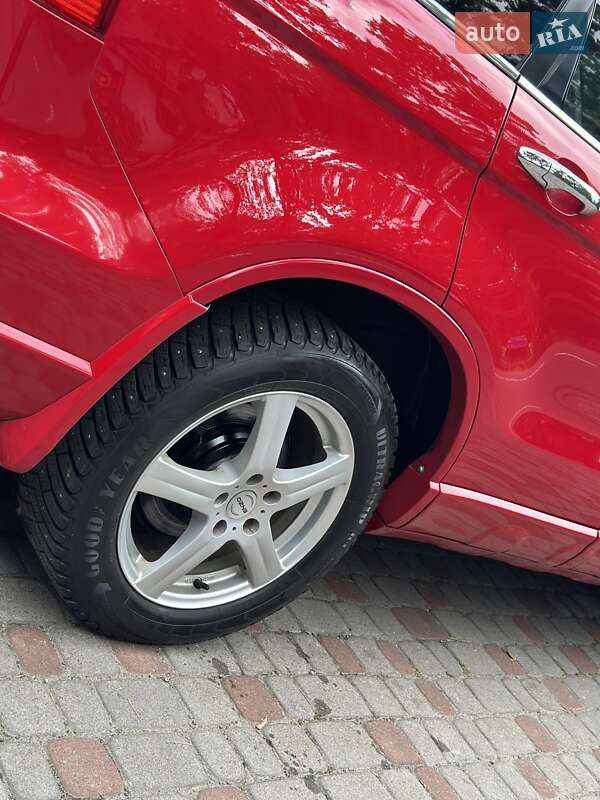 Внедорожник / Кроссовер Honda CR-V 2011 в Дрогобыче