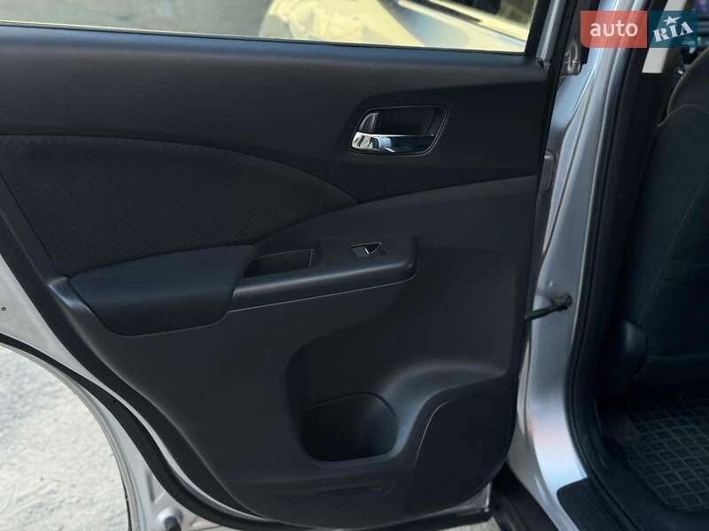 Внедорожник / Кроссовер Honda CR-V 2015 в Киеве