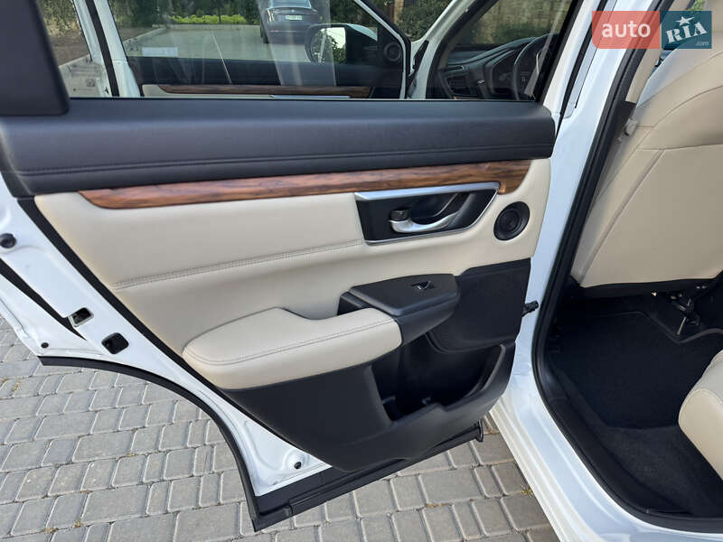 Внедорожник / Кроссовер Honda CR-V 2021 в Черноморске