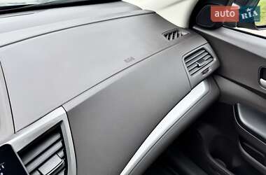 Внедорожник / Кроссовер Honda CR-V 2012 в 