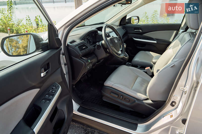 Позашляховик / Кросовер Honda CR-V 2016 в Києві