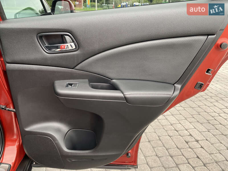 Внедорожник / Кроссовер Honda CR-V 2015 в Радивилове