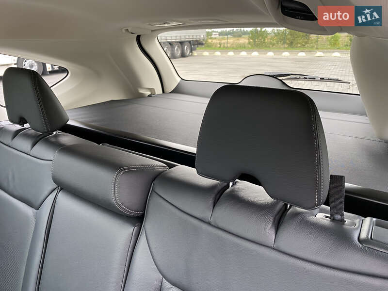 Внедорожник / Кроссовер Honda CR-V 2015 в Радивилове