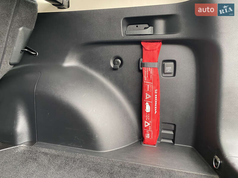 Внедорожник / Кроссовер Honda CR-V 2015 в Радивилове