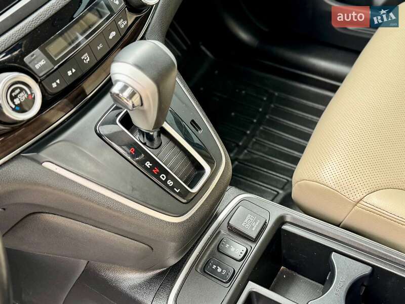 Внедорожник / Кроссовер Honda CR-V 2015 в Киеве