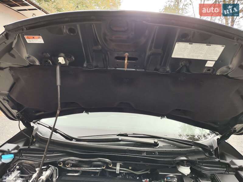 Внедорожник / Кроссовер Honda CR-V 2016 в Харькове