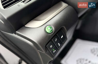 Внедорожник / Кроссовер Honda CR-V 2015 в 