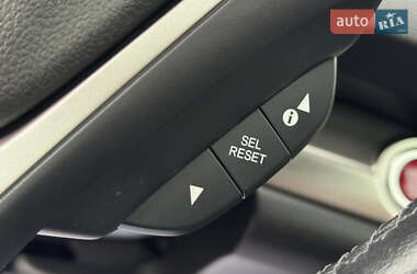 Внедорожник / Кроссовер Honda CR-V 2015 в 