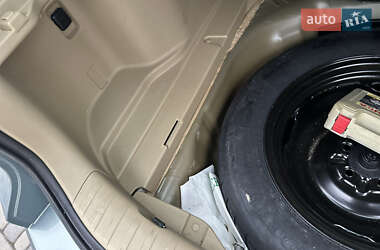 Внедорожник / Кроссовер Honda CR-V 2011 в 
