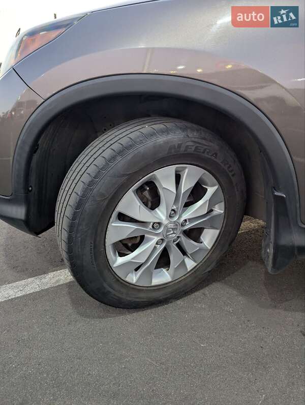 Внедорожник / Кроссовер Honda CR-V 2014 в Боярке