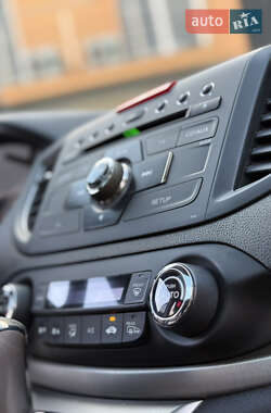 Позашляховик / Кросовер Honda CR-V 2013 в 