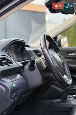 Позашляховик / Кросовер Honda CR-V 2013 в 