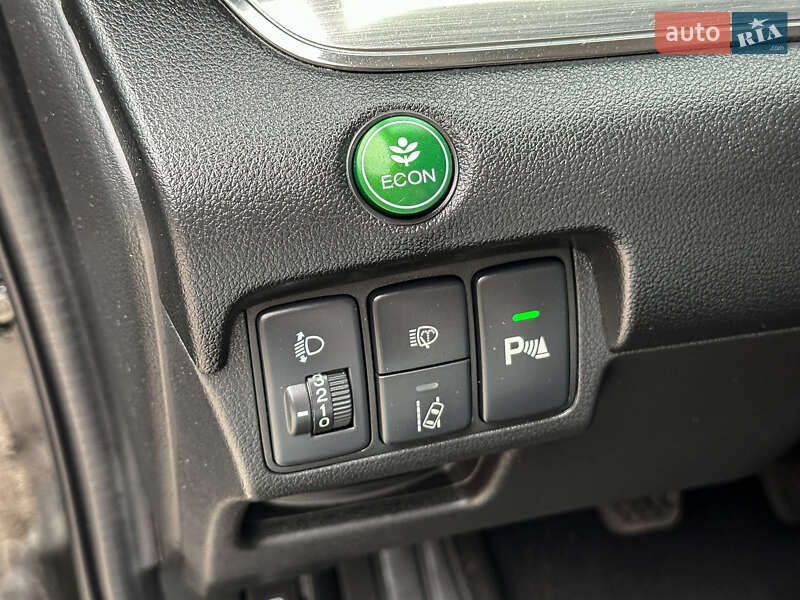 Внедорожник / Кроссовер Honda CR-V 2017 в Бродах