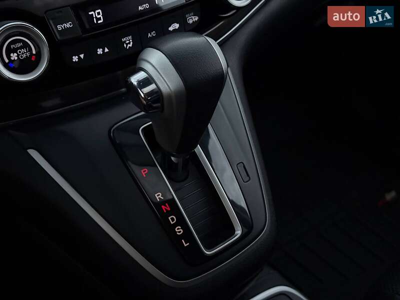 Внедорожник / Кроссовер Honda CR-V 2015 в Кривом Роге