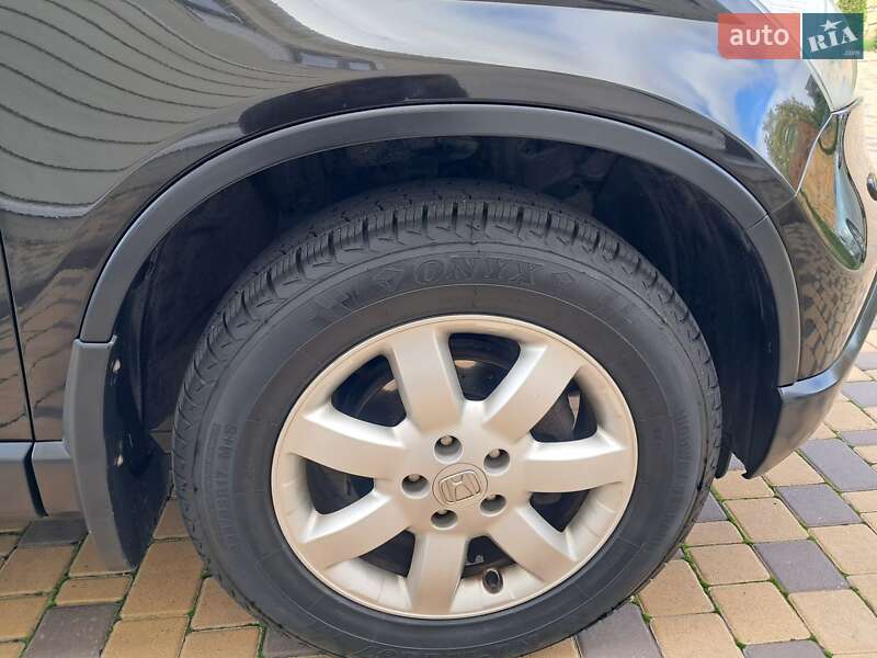Внедорожник / Кроссовер Honda CR-V 2008 в Могилев-Подольске