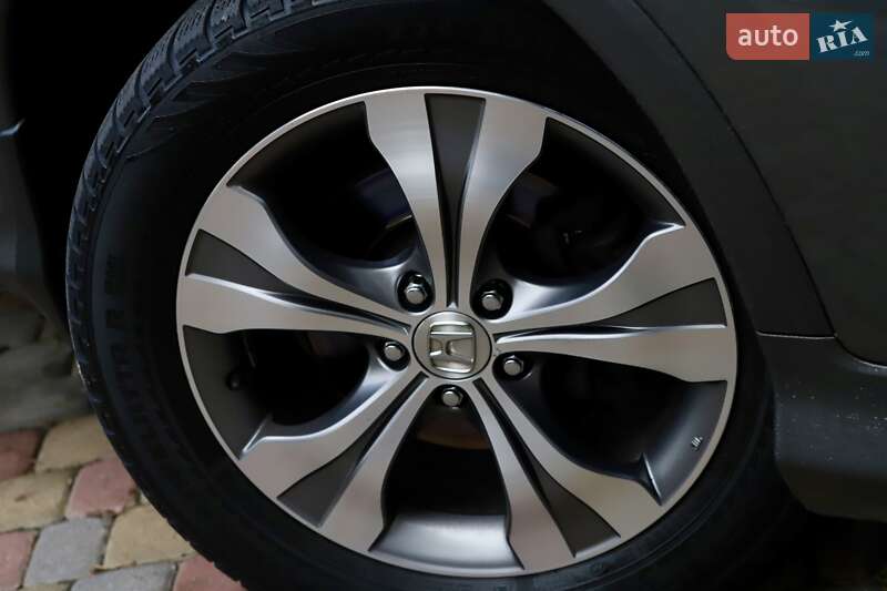 Внедорожник / Кроссовер Honda CR-V 2014 в Дрогобыче