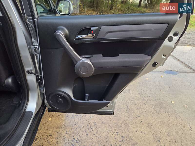 Внедорожник / Кроссовер Honda CR-V 2009 в Харькове