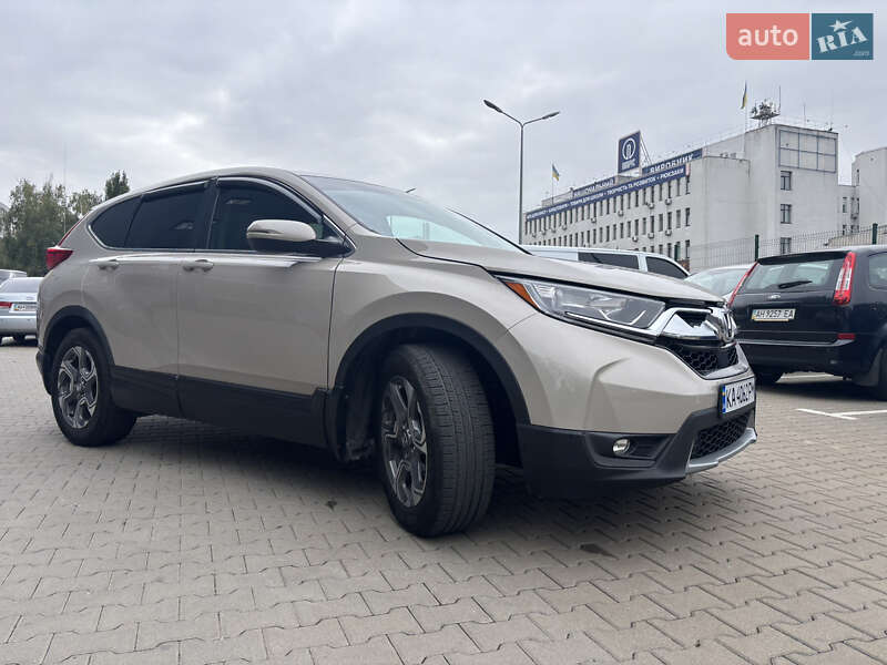 Внедорожник / Кроссовер Honda CR-V 2017 в Киеве