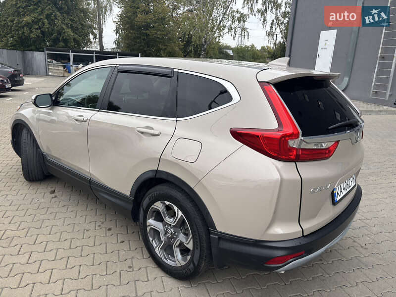 Внедорожник / Кроссовер Honda CR-V 2017 в Киеве