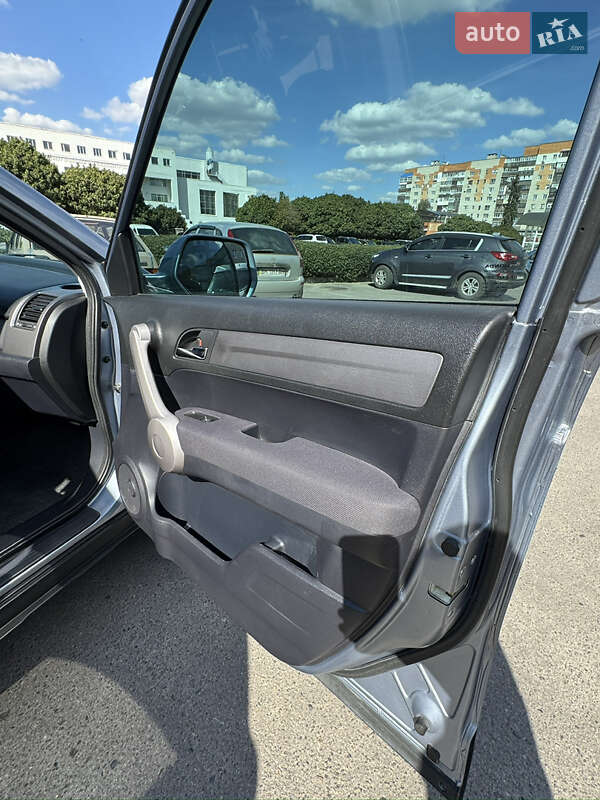 Позашляховик / Кросовер Honda CR-V 2008 в Сумах фото 29 Позашляховик / Кросовер Honda CR-V 2008 в Сумах