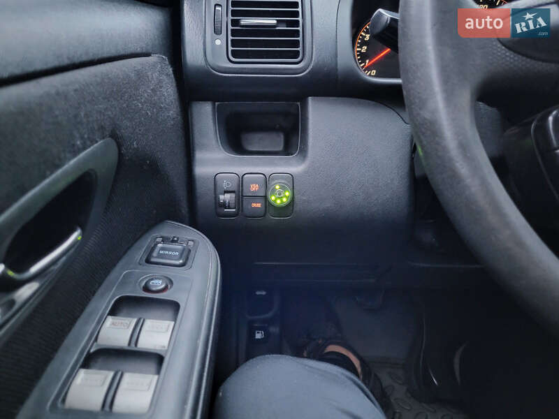 Внедорожник / Кроссовер Honda CR-V 2006 в Костополе