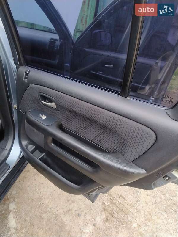 Внедорожник / Кроссовер Honda CR-V 2004 в Чернигове