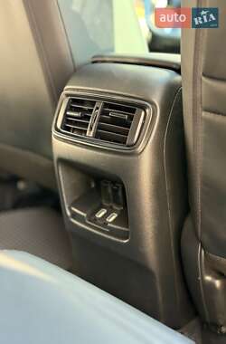 Позашляховик / Кросовер Honda CR-V 2021 в 