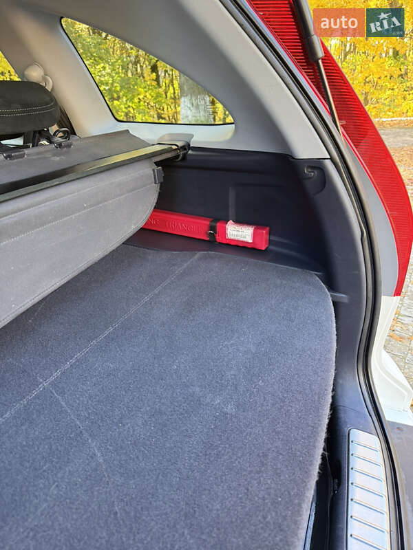 Внедорожник / Кроссовер Honda CR-V 2011 в Черновцах