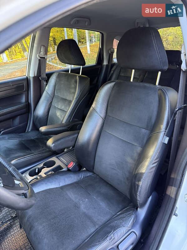 Внедорожник / Кроссовер Honda CR-V 2011 в Черновцах