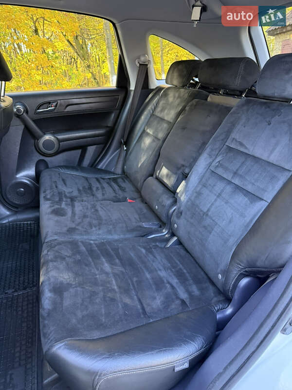 Внедорожник / Кроссовер Honda CR-V 2011 в Черновцах