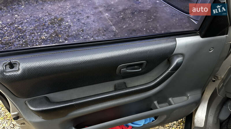 Позашляховик / Кросовер Honda CR-V 1998 в Дніпрі фото 9 Позашляховик / Кросовер Honda CR-V 1998 в Дніпрі