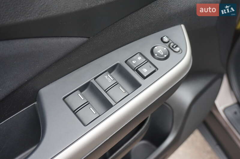 Внедорожник / Кроссовер Honda CR-V 2014 в Одессе фото 17 Внедорожник / Кроссовер Honda CR-V 2014 в Одессе
