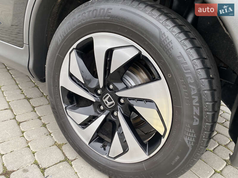 Позашляховик / Кросовер Honda CR-V 2015 в Чернівцях