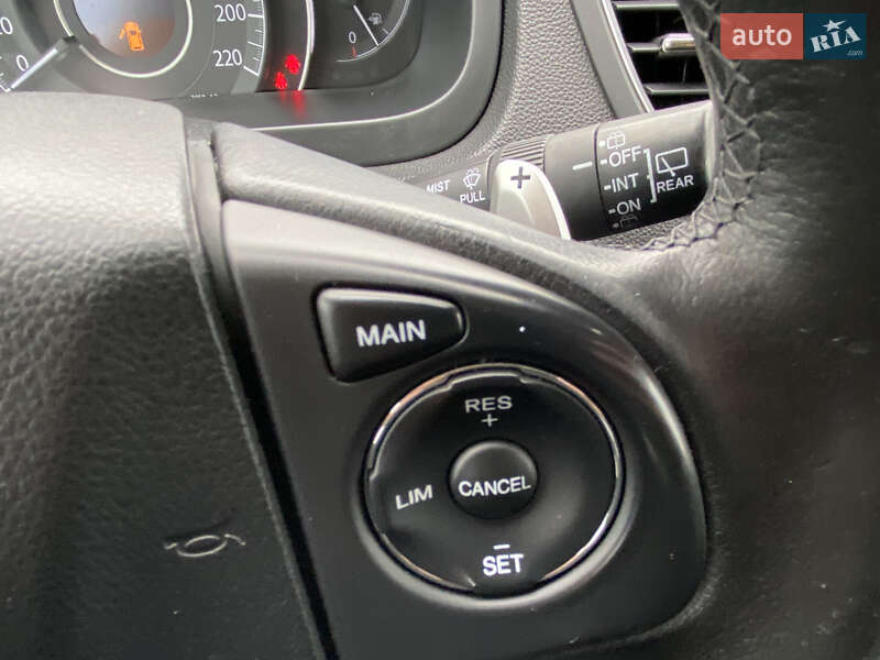 Позашляховик / Кросовер Honda CR-V 2015 в Чернівцях