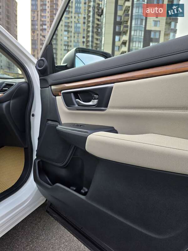 Позашляховик / Кросовер Honda CR-V 2018 в Києві