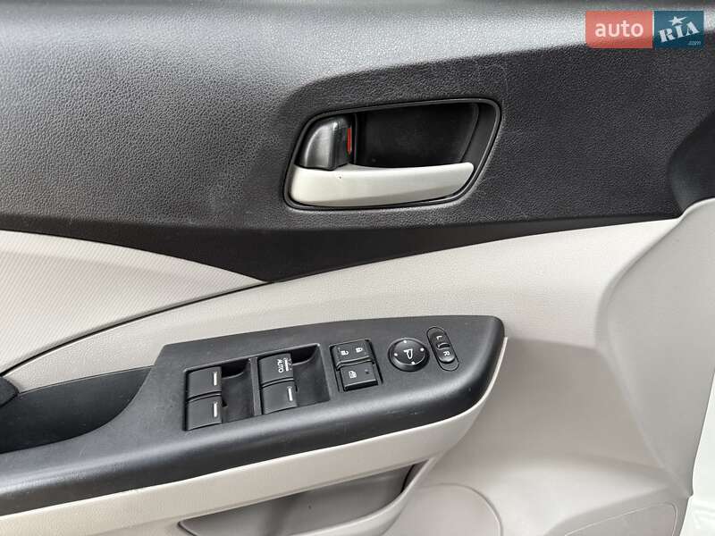 Внедорожник / Кроссовер Honda CR-V 2015 в Киеве