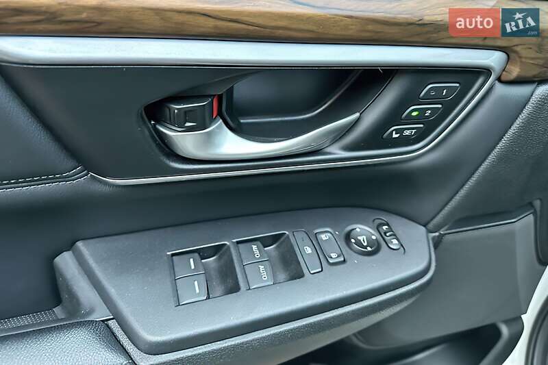 Позашляховик / Кросовер Honda CR-V 2017 в Києві фото 14 Позашляховик / Кросовер Honda CR-V 2017 в Києві