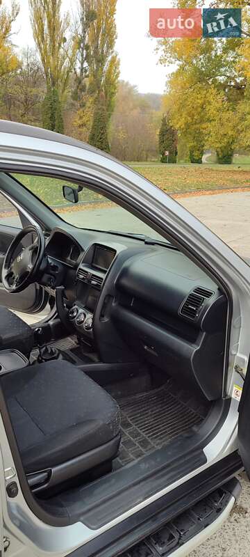 Внедорожник / Кроссовер Honda CR-V 2005 в Каневе