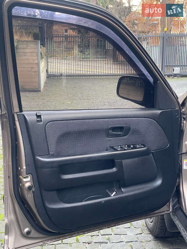 Внедорожник / Кроссовер Honda CR-V 2003 в Львове