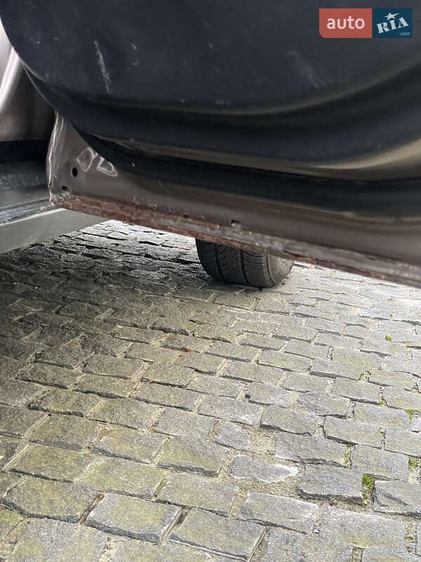 Внедорожник / Кроссовер Honda CR-V 2003 в Львове