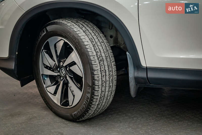 Позашляховик / Кросовер Honda CR-V 2015 в Києві