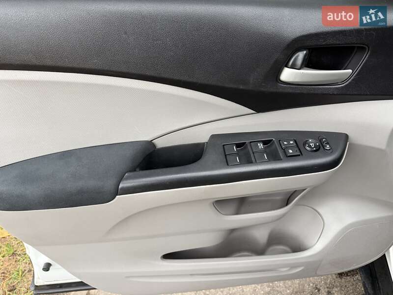 Позашляховик / Кросовер Honda CR-V 2015 в Києві