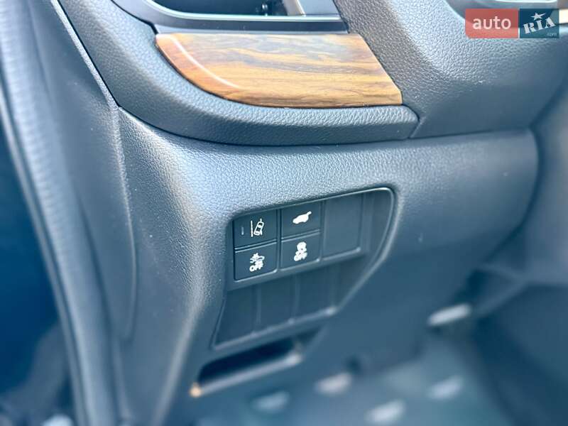 Позашляховик / Кросовер Honda CR-V 2017 в Києві