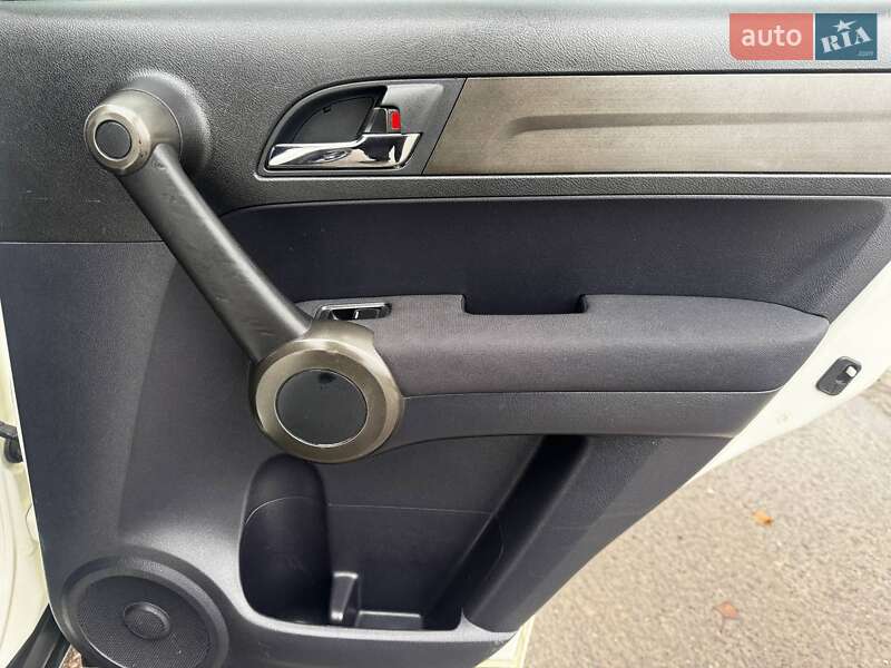 Внедорожник / Кроссовер Honda CR-V 2011 в Ахтырке фото 39 Внедорожник / Кроссовер Honda CR-V 2011 в Ахтырке