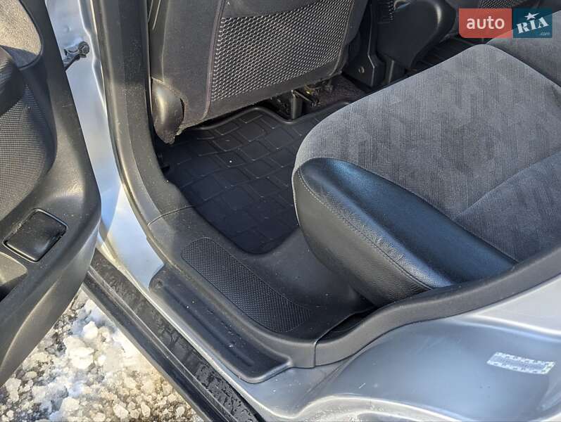 Внедорожник / Кроссовер Honda CR-V 2003 в Трускавце